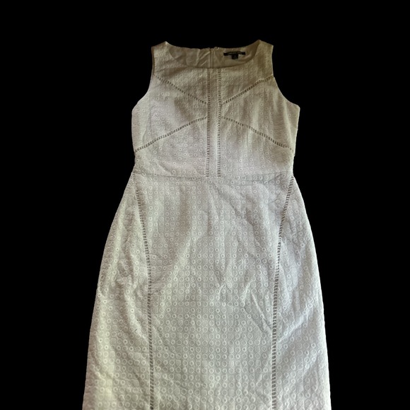 Gianni Bini Sleeveless White Eyelet Dress. A-line back zippered. Size 8 - Picture 4 of 4